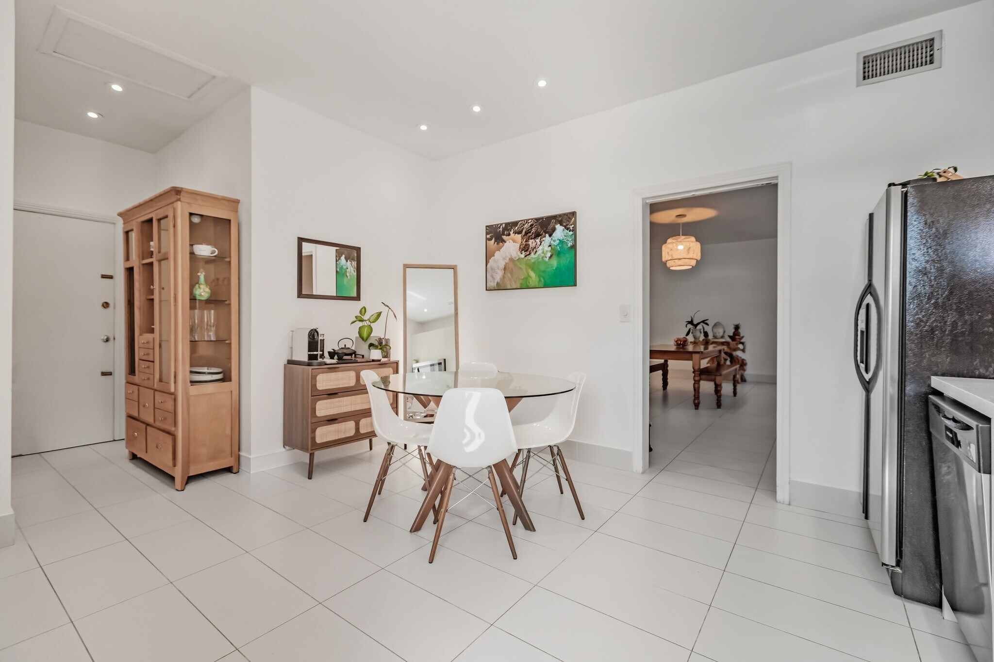 KITCHEN - 5001 Collins Ave