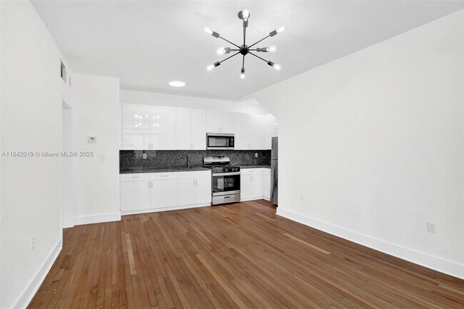 Building Photo - 1656 Polk St
