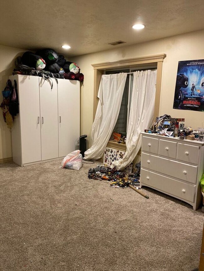 Building Photo - Beautiful 3 bedroom townhome in Draper!