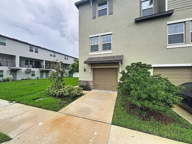 Building Photo - 822 Tennyson Mill Cir