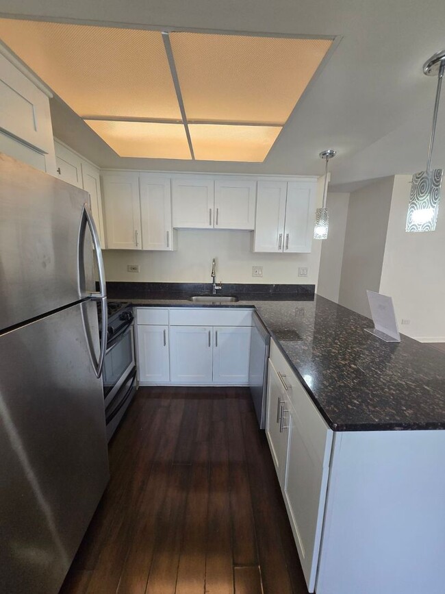 Building Photo - 2120 N Ginger Creek Cir