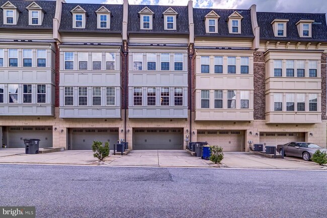 Building Photo - 705 River Mist Dr