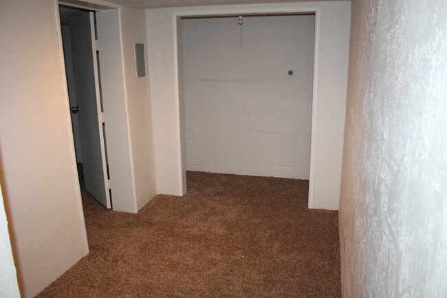 Building Photo - 1518 Siskiyou St