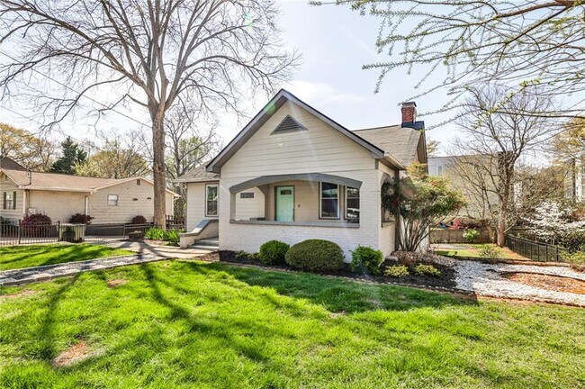 Primary Photo - 220 Mayson Ave NE