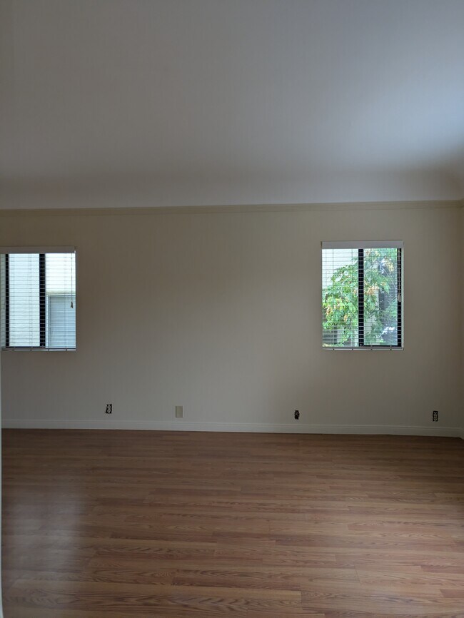 Building Photo - 420 N Spaulding Ave