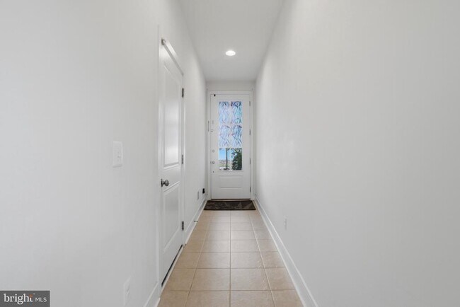 Building Photo - 25419 Hartland Orch Ter