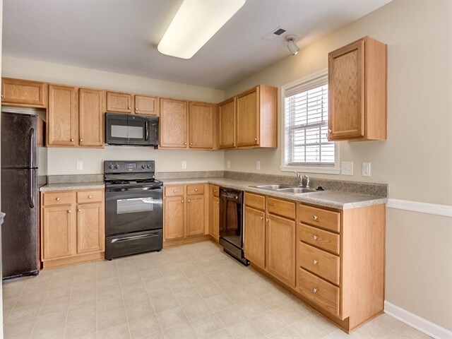 Building Photo - 4028 Tarrant Trace Cir