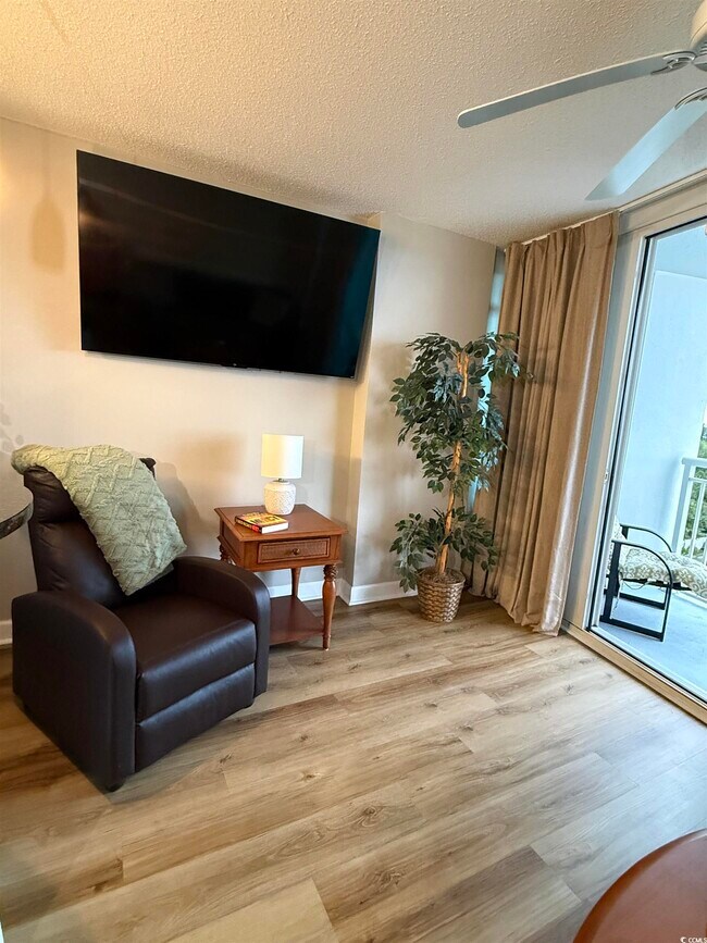 Building Photo - 215 77th Ave N