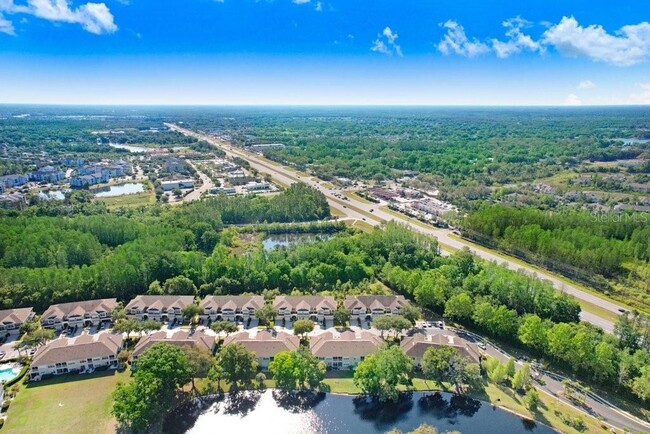 Building Photo - 2050 Park Crescent Dr