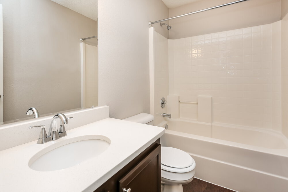 Building Photo - 565 Keble Dr