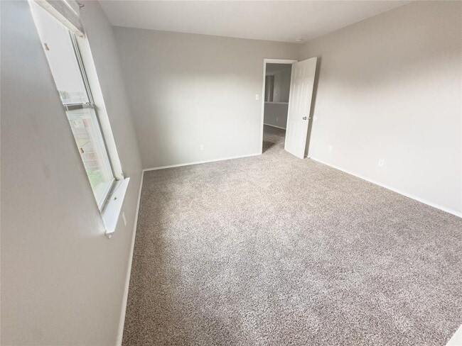 Building Photo - 9909 Fantail Ln