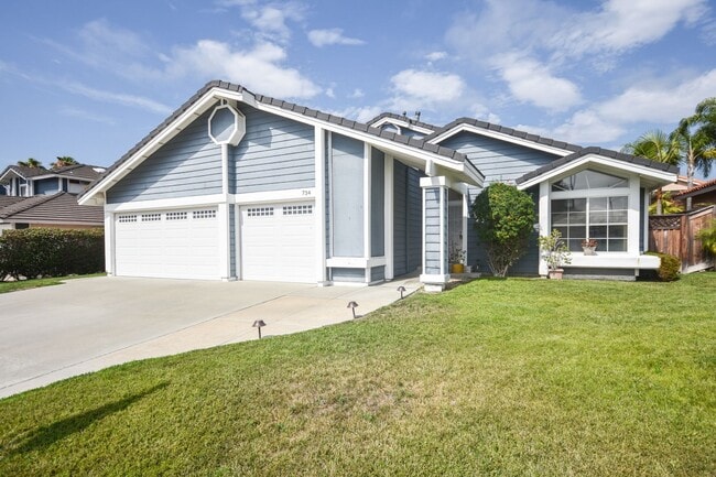 Building Photo - Single Story Spacious Home in Oceanside with a three car garage!