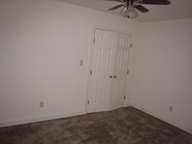 Building Photo - 4203 Ashbrook Dr