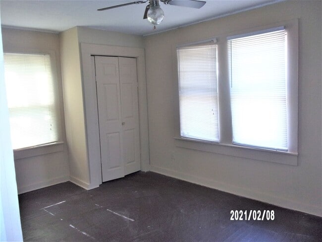 Building Photo - 2 Bedroom Apartment