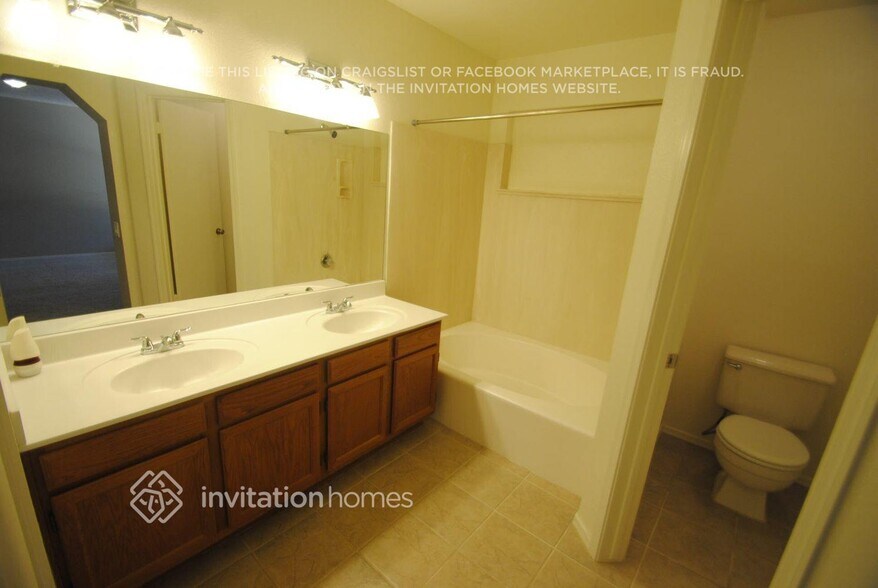 Building Photo - 8249 W Dreyfus Dr