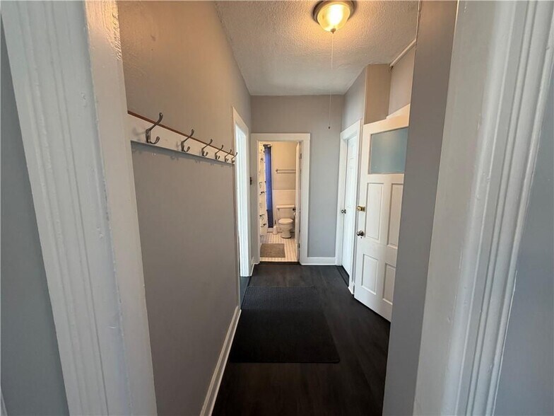 Building Photo - 112 High St