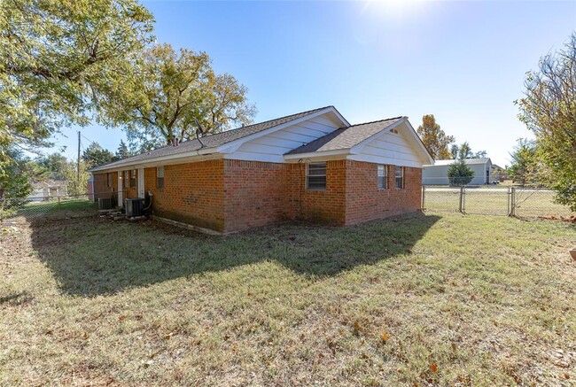 Building Photo - 14881 Tye Brumley St