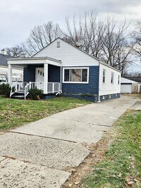 Building Photo - Move-In Ready 3BR/1BA Home w/ 2-Car Garage | Recently Updated