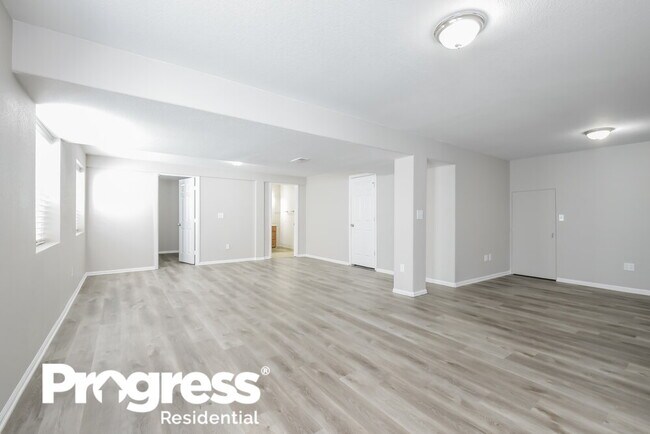 Building Photo - 4223 Pioneer Pl