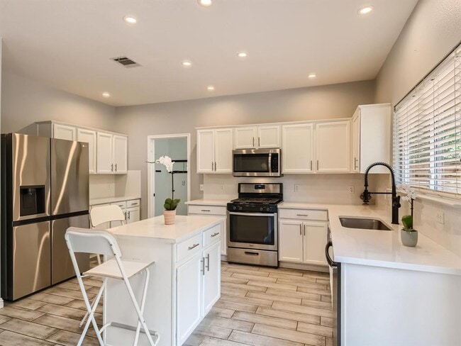 Building Photo - 5904 Kabaye Cove