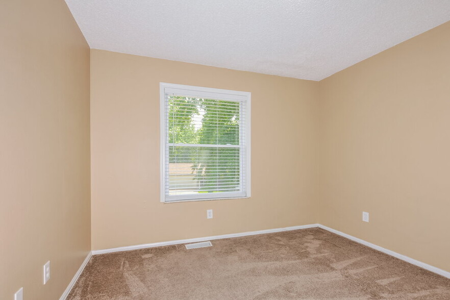 Building Photo - 6911 Candlewick Way