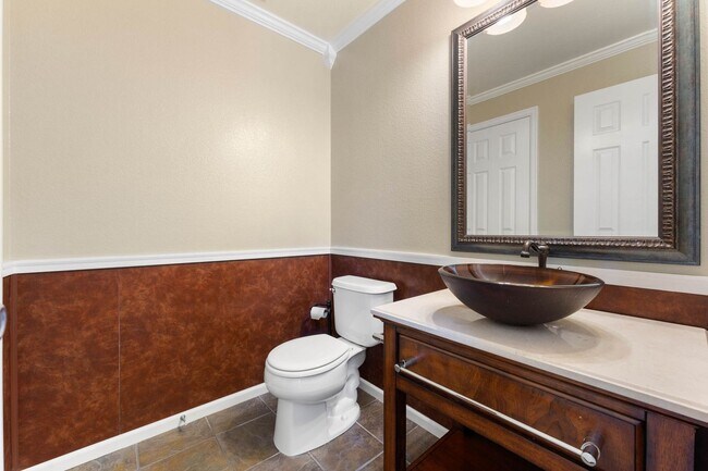 Building Photo - The Hearth of Highlands Ranch - 3bed + off...