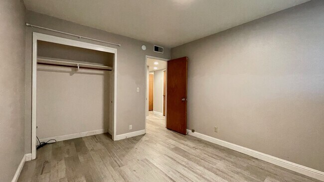 Building Photo - Walk to Campus from this 3-Bedroom in Monterey Heights