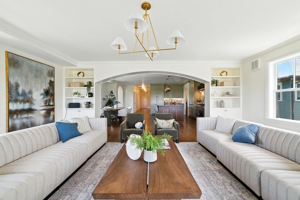 Building Photo - 152 Winchester St