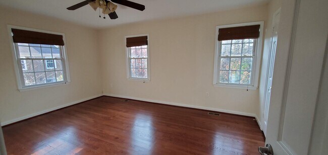 Building Photo - 5266 Leestone Ct