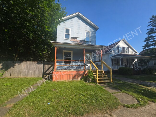 Building Photo - 913 N Granger St