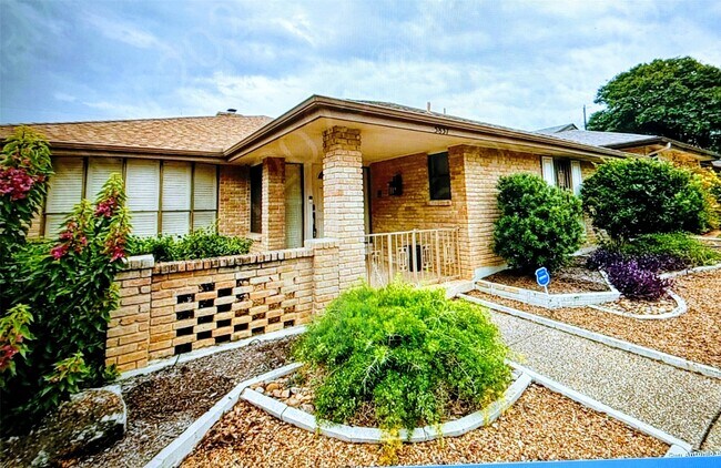 Building Photo - 5837 Northgap Dr