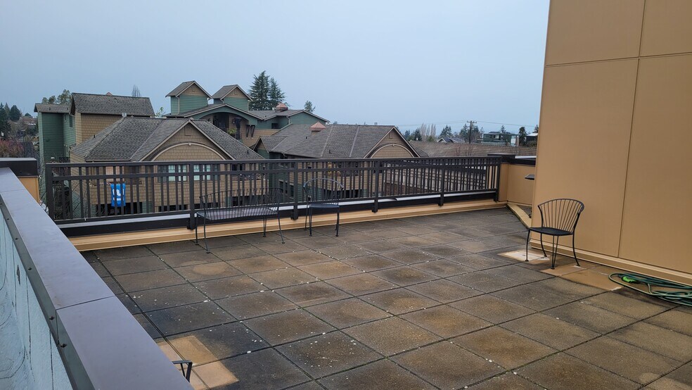 Building Photo - 4116 California Ave SW