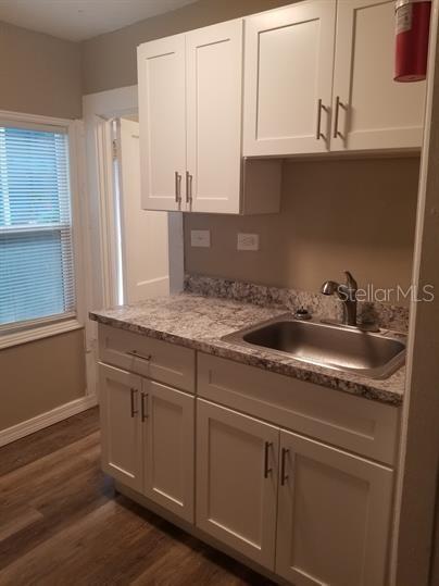 Building Photo - 318 E Tarpon Ave