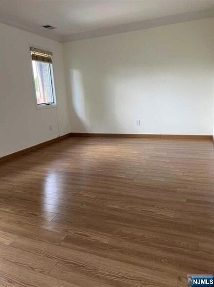 Building Photo - 385 Midland Ave