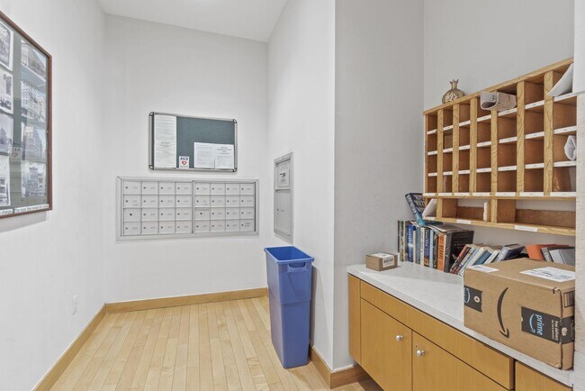 Building Photo - 675 E St NW