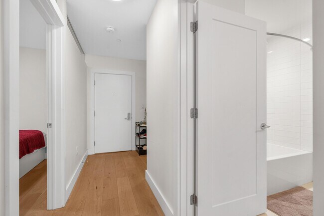 Unit Entrance - 250 Meridian St