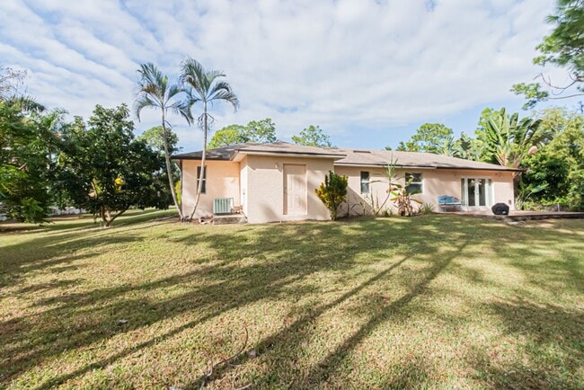 Building Photo - 5-Bed Home With Private Heated Pool & Large Yard - Pet Friendly!