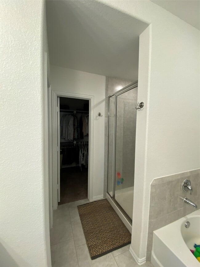 Building Photo - 210 Emory Birch