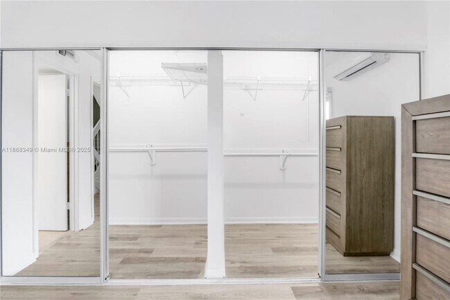 Building Photo - 3827 NE 166th St