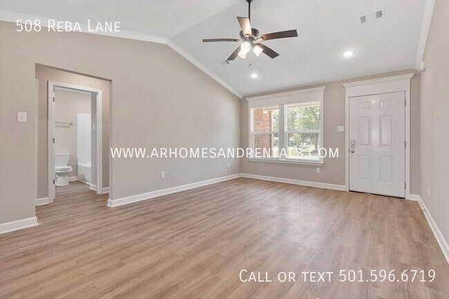 Building Photo - 508 Reba Ln