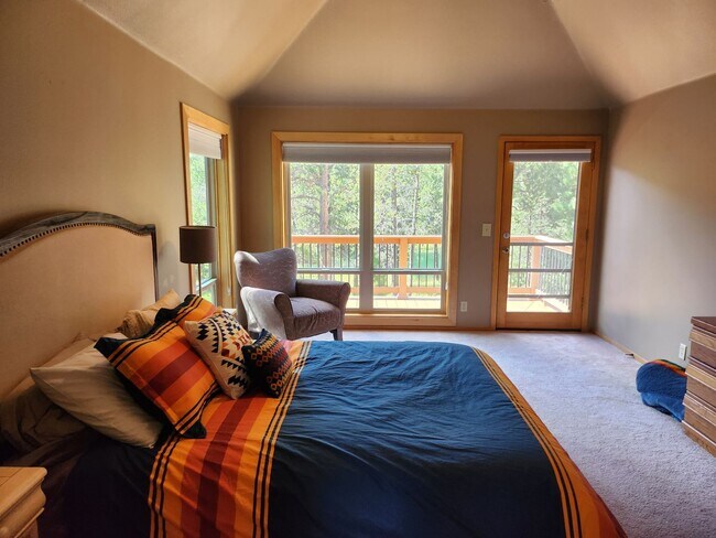 Building Photo - River Village Condominium Unit #8 - Riverf...