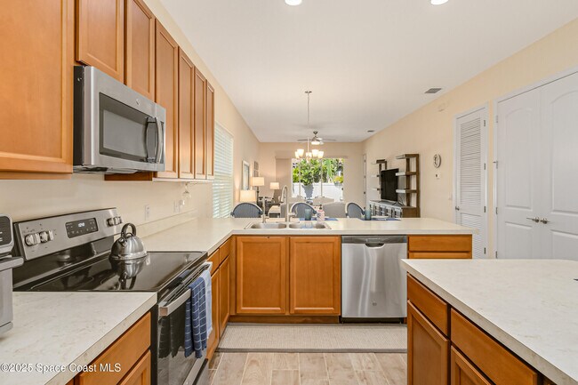 Building Photo - 724 Carlsbad Dr