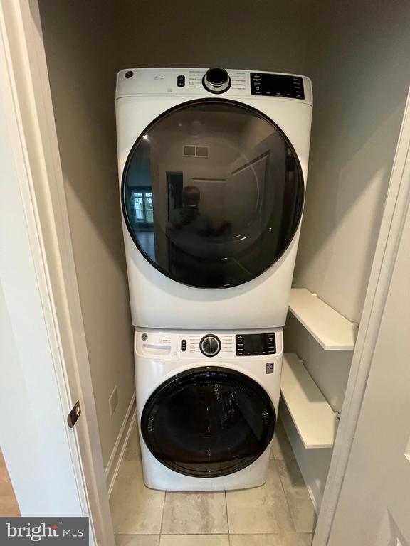 Building Photo - 33789 Freeport Dr