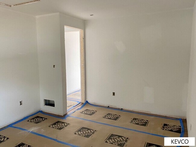 Building Photo - Lovely Renovated Home!