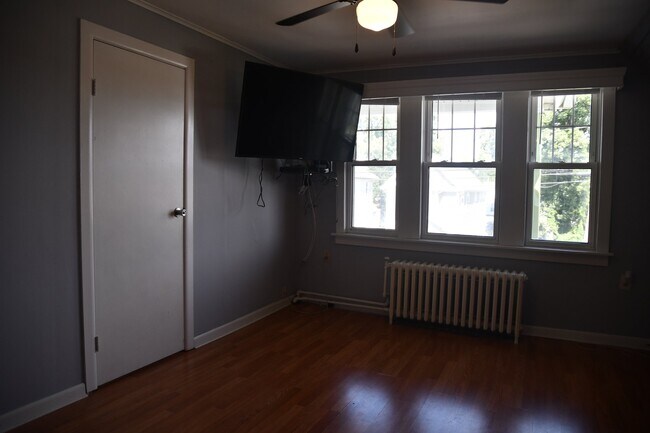Building Photo - 335 Harlem Ave