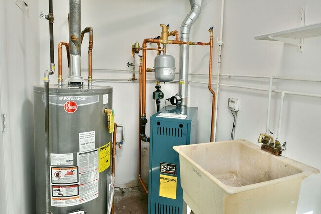 Building Photo - 72-78 S Roanoke