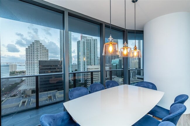 Building Photo - 801 S Miami Ave