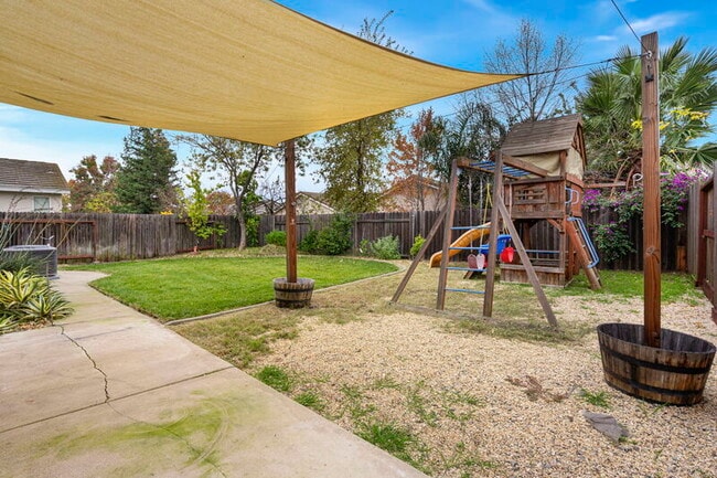 Building Photo - 5755 Amnest Way