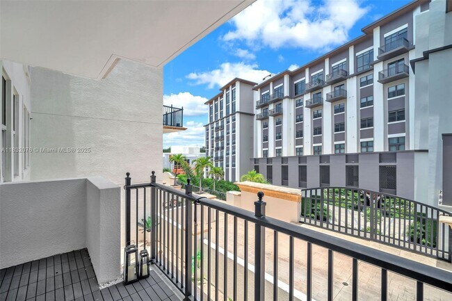 Building Photo - 4100 Salzedo St