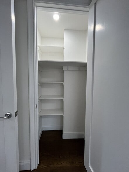 Building Photo - 20 Beekman Pl